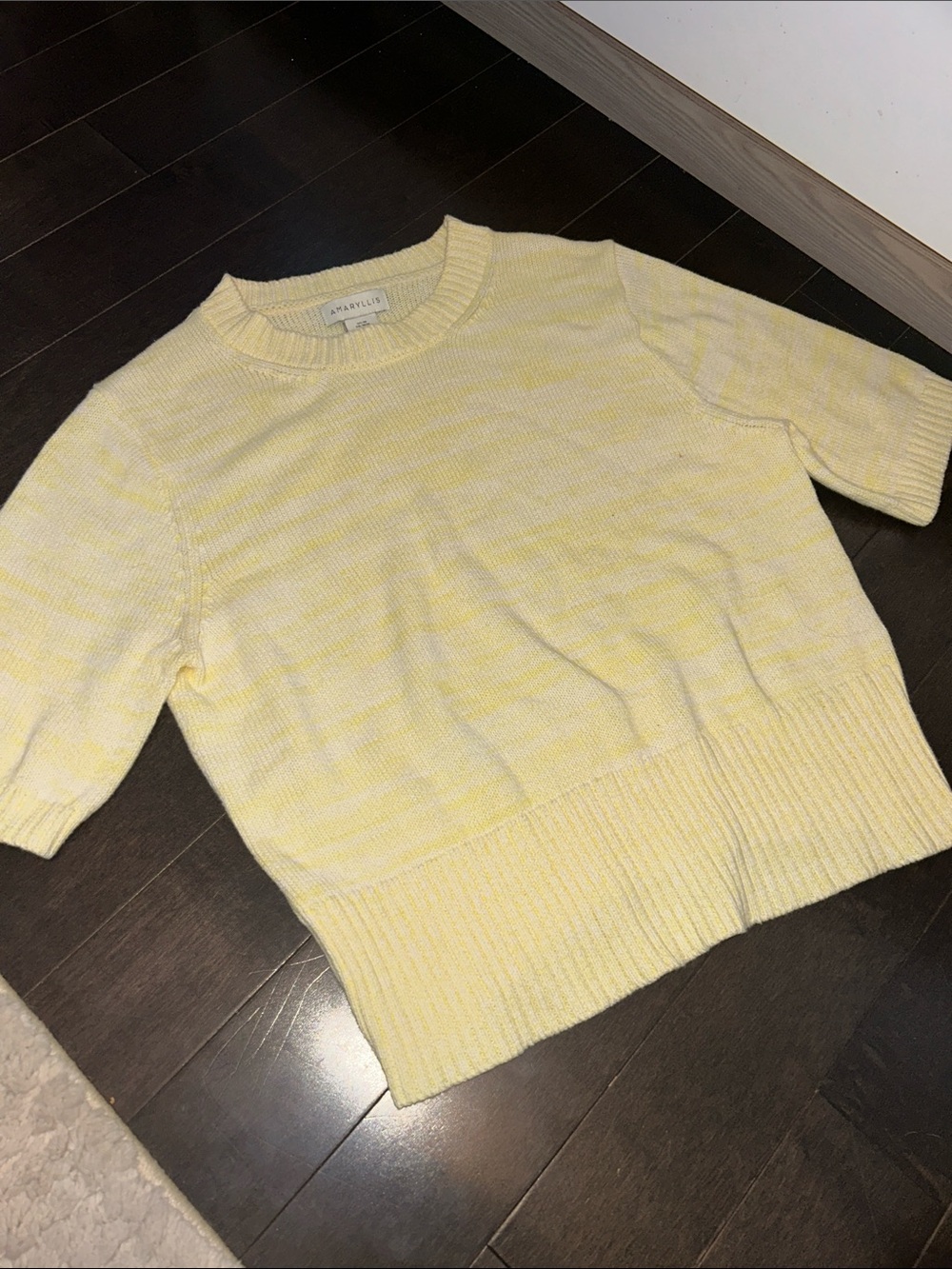 Light Yellow Short-Sleeve Crewneck Cropped Sweater